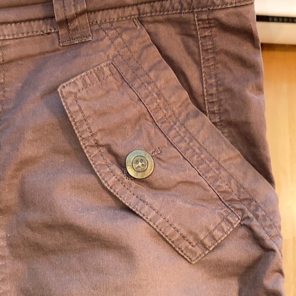 ✅Flair Sport capris pants in wood brown, zip &  button closure, front pockets 🤎 - Picture 1 of 6